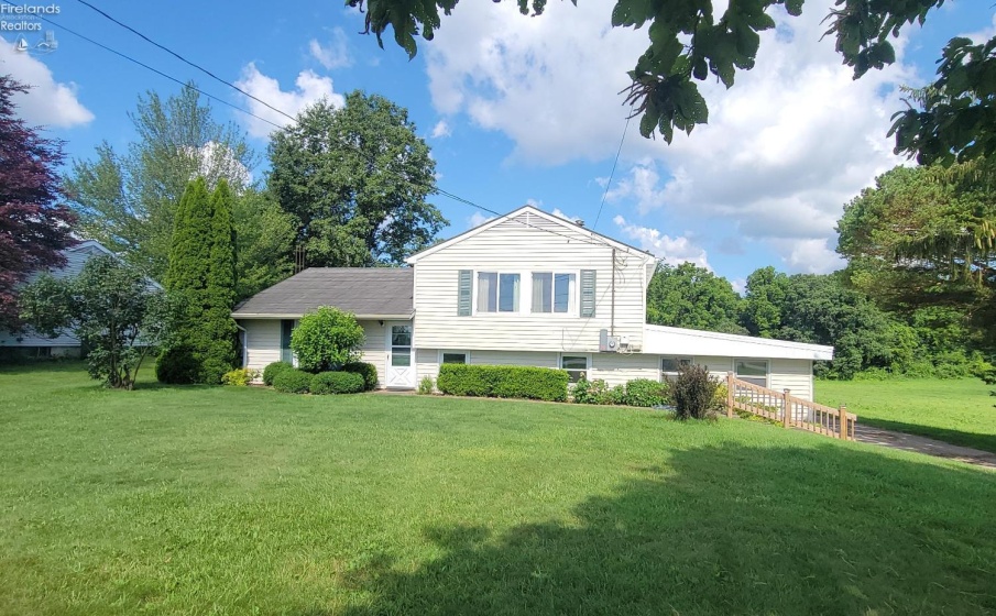 2217 Mudbrook Road, Huron, 44839, 4 Bedrooms Bedrooms, ,2 BathroomsBathrooms,Residential,For Sale,Mudbrook,20252543