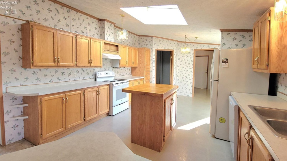 188 Driftwood Drive, Port Clinton, 43452, 3 Bedrooms Bedrooms, ,2 BathroomsBathrooms,Residential,For Sale,Driftwood,20253420