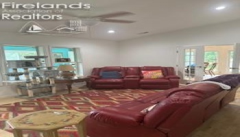 305 Tenth Street, Sycamore, 44882, 5 Bedrooms Bedrooms, ,5 BathroomsBathrooms,Residential,For Sale,Tenth,20253472