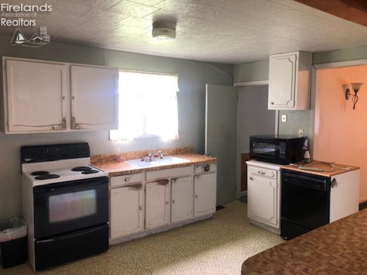 225 Fourth Ave, Tiffin, 44883, 2 Bedrooms Bedrooms, ,1 BathroomBathrooms,Residential,For Sale,Fourth Ave,20252814