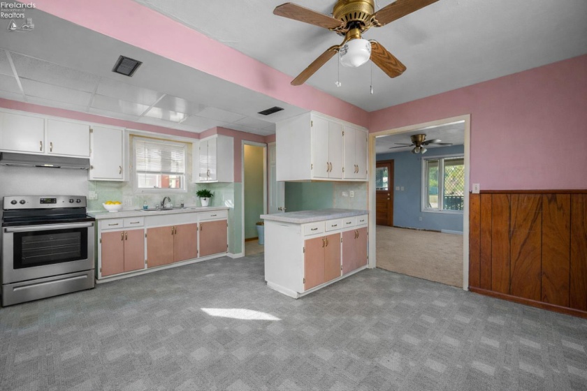 6927 Wildacre Road, Curtice, 43412, 3 Bedrooms Bedrooms, ,2 BathroomsBathrooms,Residential,For Sale,Wildacre,20251812