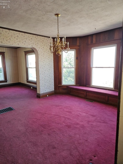 155 Ashford Avenue, Bellevue, 44811, 6 Bedrooms Bedrooms, ,3 BathroomsBathrooms,Residential,For Sale,Ashford,20252829