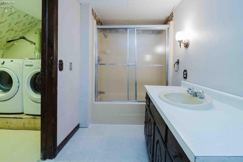 1719 Buckland Avenue, Fremont, 43420, 4 Bedrooms Bedrooms, ,3 BathroomsBathrooms,Residential,For Sale,Buckland,20252469