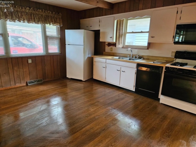 948 joliet, Maumee, 43537, 4 Bedrooms Bedrooms, ,2 BathroomsBathrooms,Residential,For Sale,joliet,20252775