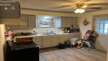 3652 Harbor Road, Port Clinton, 43452, 3 Bedrooms Bedrooms, ,2 BathroomsBathrooms,Residential,For Sale,Harbor,20254131