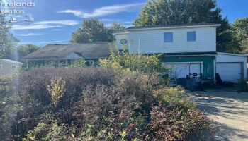 3652 Harbor Road, Port Clinton, 43452, 3 Bedrooms Bedrooms, ,2 BathroomsBathrooms,Residential,For Sale,Harbor,20254131