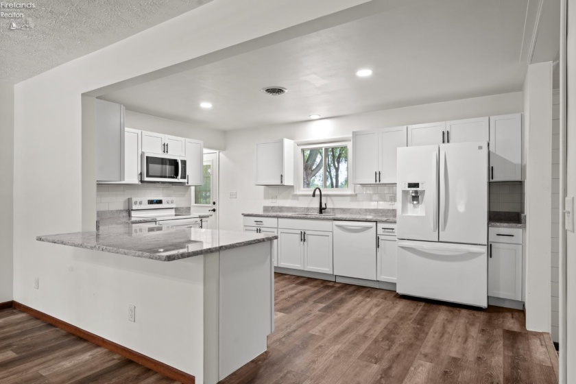 7311 Freeman Lane, Huron, 44839, 2 Bedrooms Bedrooms, ,2 BathroomsBathrooms,Residential,For Sale,Freeman,20253692