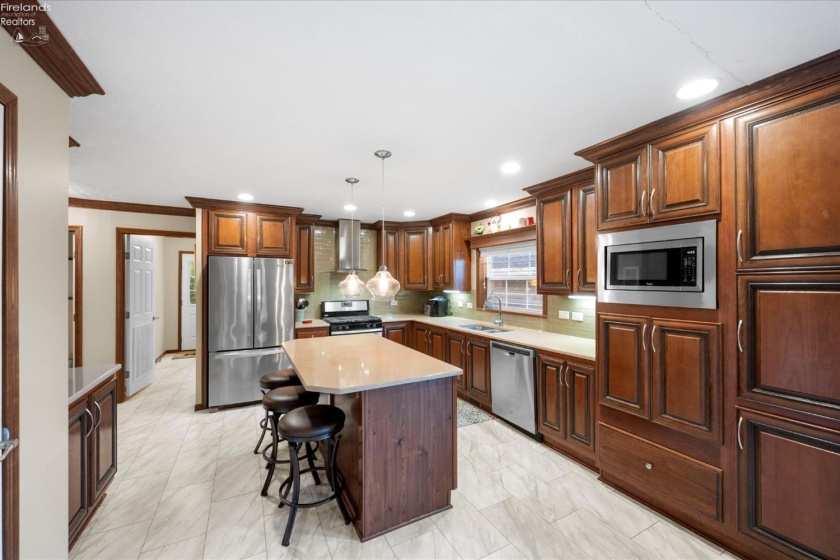 9213 Northshore Boulevard, Marblehead, 43440, 3 Bedrooms Bedrooms, ,2 BathroomsBathrooms,Residential,For Sale,Northshore,20254562