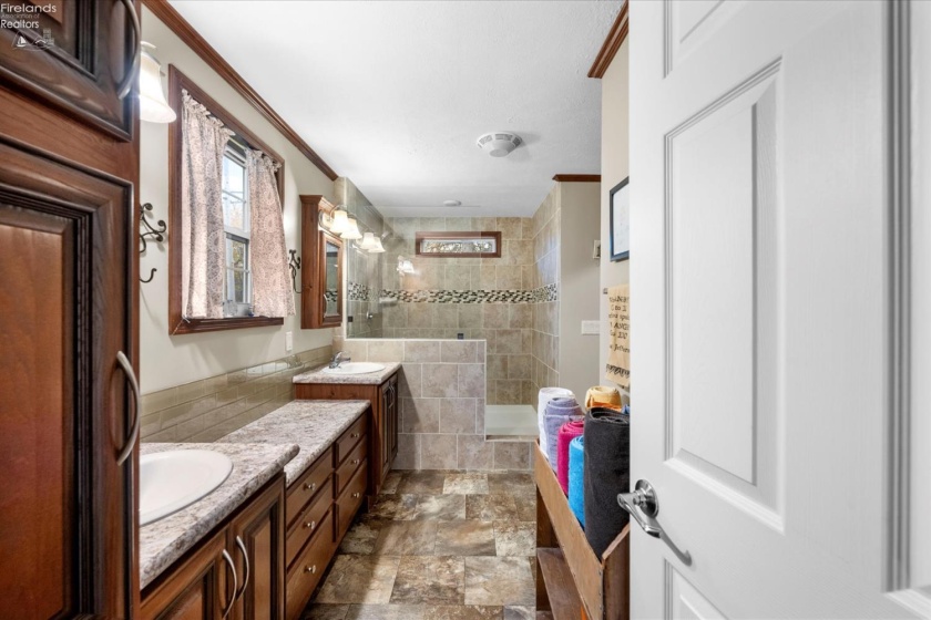 9213 Northshore Boulevard, Marblehead, 43440, 3 Bedrooms Bedrooms, ,2 BathroomsBathrooms,Residential,For Sale,Northshore,20254562