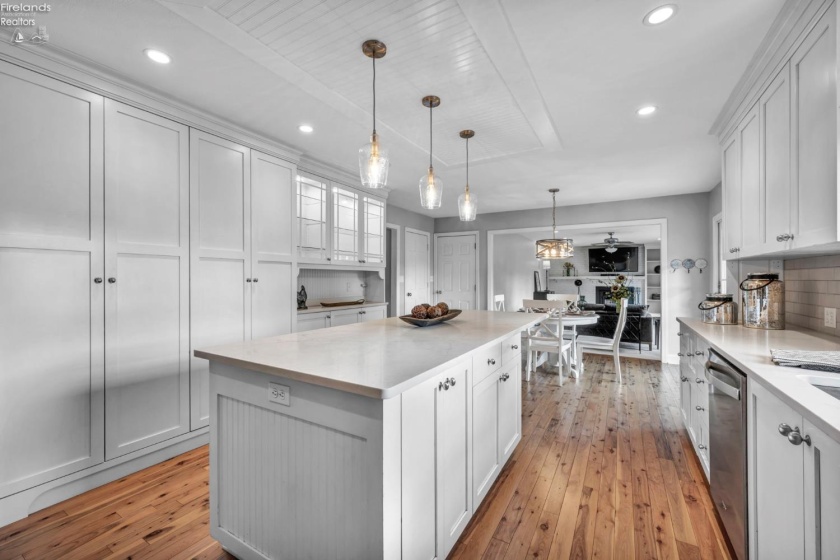 1003 Cove Circle, Huron, 44839, 5 Bedrooms Bedrooms, ,5 BathroomsBathrooms,Residential,For Sale,Cove,20254280