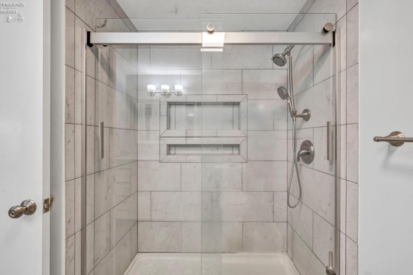 1003 Cove Circle, Huron, 44839, 5 Bedrooms Bedrooms, ,5 BathroomsBathrooms,Residential,For Sale,Cove,20254280