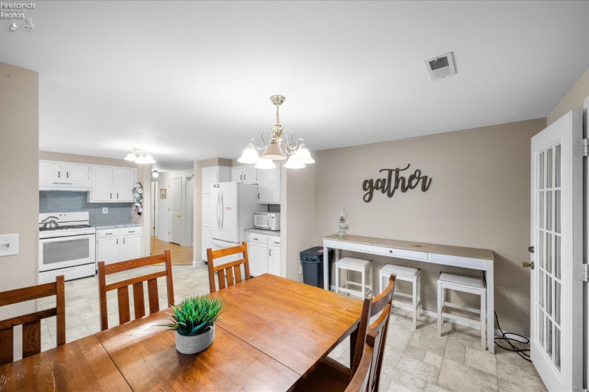 212 Seventh Street, Lakeside, 43440, 5 Bedrooms Bedrooms, ,5 BathroomsBathrooms,Residential,For Sale,Seventh,20254064