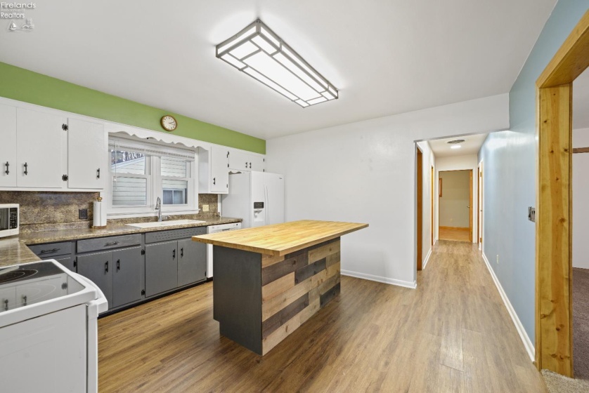 608 West Street, Carey, 43316, 2 Bedrooms Bedrooms, ,1 BathroomBathrooms,Residential,For Sale,West,20254571