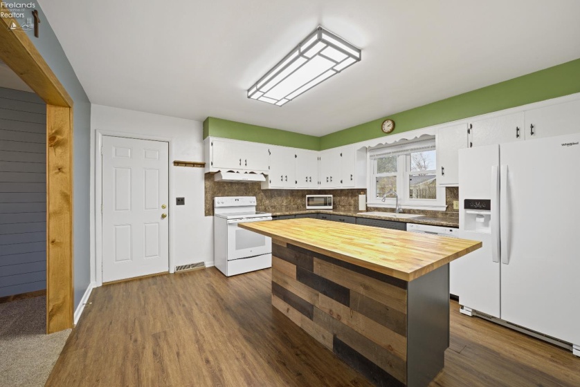 608 West Street, Carey, 43316, 2 Bedrooms Bedrooms, ,1 BathroomBathrooms,Residential,For Sale,West,20254571