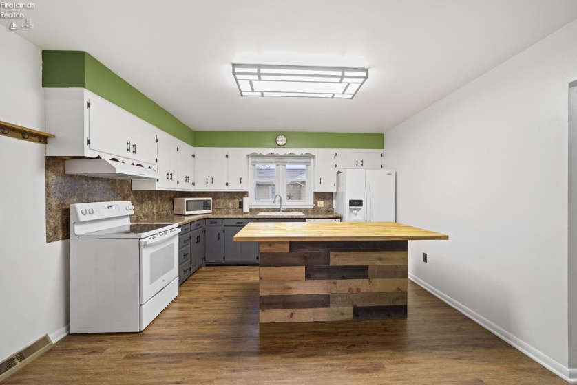 608 West Street, Carey, 43316, 2 Bedrooms Bedrooms, ,1 BathroomBathrooms,Residential,For Sale,West,20254571