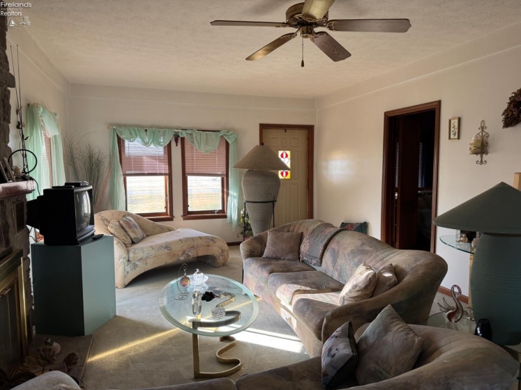 913 Rymers Road, Port Clinton, 43452, 2 Bedrooms Bedrooms, ,2 BathroomsBathrooms,Residential,For Sale,Rymers,20254559