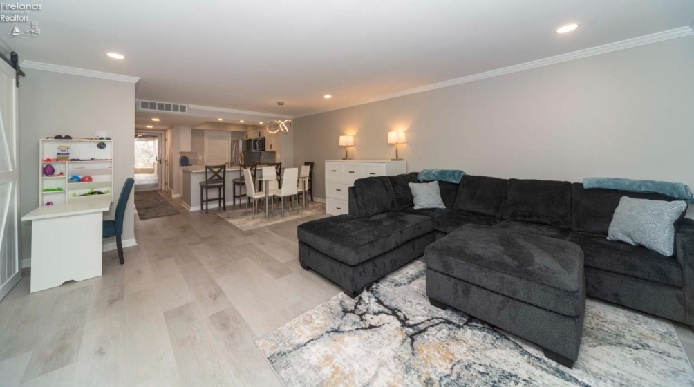 49 Marina Point Drive, Sandusky, 44870, 1 Bedroom Bedrooms, ,1 BathroomBathrooms,Residential,For Sale,Marina Point,20254577