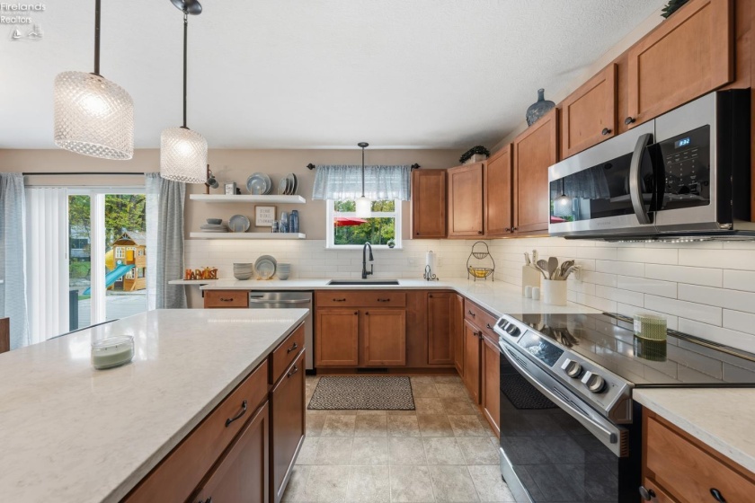 3610 Highland Drive, Port Clinton, 43452, 3 Bedrooms Bedrooms, ,3 BathroomsBathrooms,Residential,For Sale,Highland,20254426