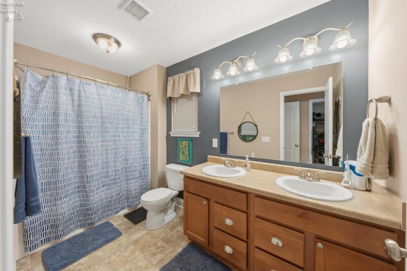 3610 Highland Drive, Port Clinton, 43452, 3 Bedrooms Bedrooms, ,3 BathroomsBathrooms,Residential,For Sale,Highland,20254426