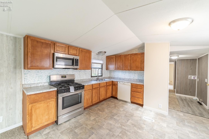 8179 Hazelwood, Findlay, 45840, 2 Bedrooms Bedrooms, ,1 BathroomBathrooms,Residential,For Sale,Hazelwood,20254406