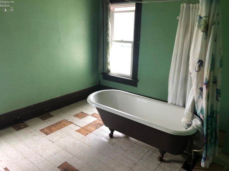 15 Washington Street, Norwalk, 44857, 5 Bedrooms Bedrooms, ,2 BathroomsBathrooms,Residential,For Sale,Washington,20251257