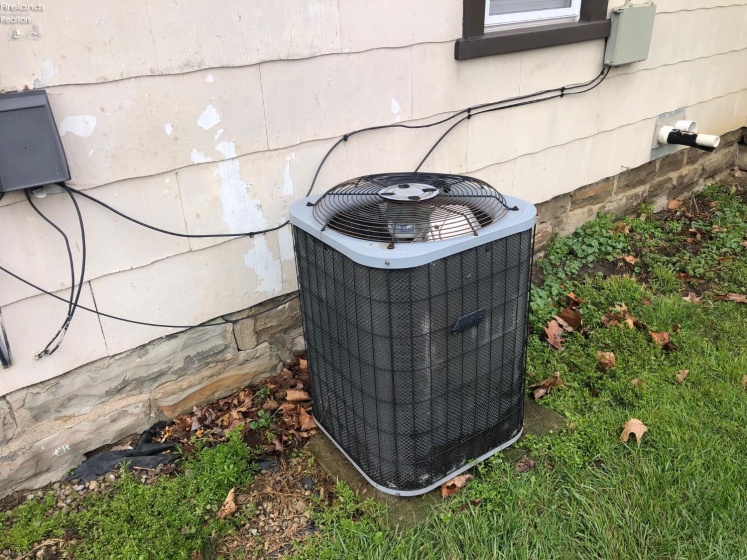 15 Washington Street, Norwalk, 44857, 5 Bedrooms Bedrooms, ,2 BathroomsBathrooms,Residential,For Sale,Washington,20251257