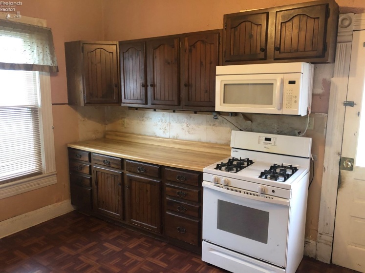 15 Washington Street, Norwalk, 44857, 5 Bedrooms Bedrooms, ,2 BathroomsBathrooms,Residential,For Sale,Washington,20251257