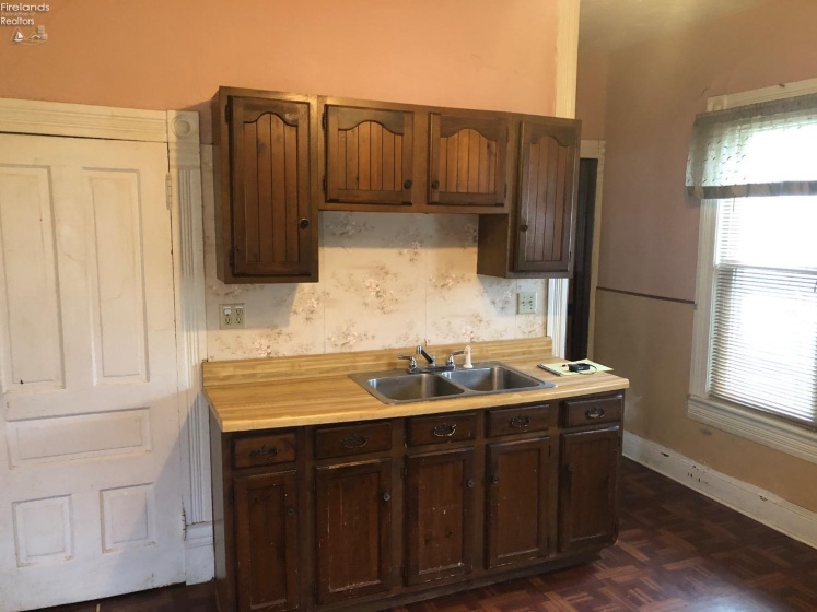 15 Washington Street, Norwalk, 44857, 5 Bedrooms Bedrooms, ,2 BathroomsBathrooms,Residential,For Sale,Washington,20251257