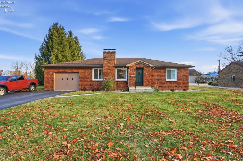 100 Ohio Avenue, Tiffin, 44883, 3 Bedrooms Bedrooms, ,2 BathroomsBathrooms,Residential,For Sale,Ohio,20254572