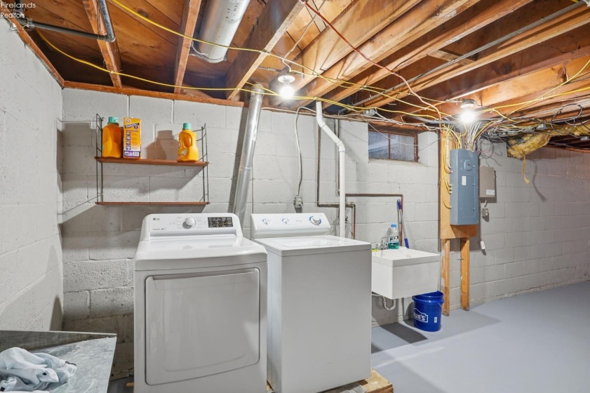 100 Ohio Avenue, Tiffin, 44883, 3 Bedrooms Bedrooms, ,2 BathroomsBathrooms,Residential,For Sale,Ohio,20254572