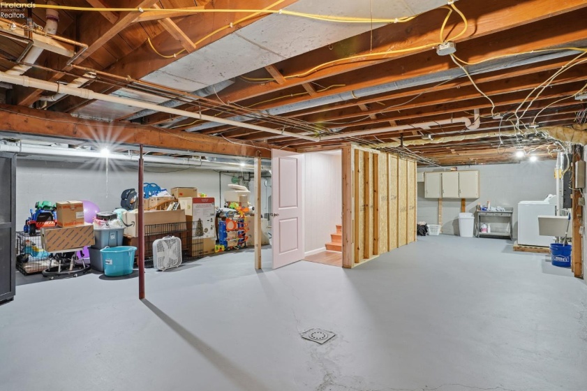 100 Ohio Avenue, Tiffin, 44883, 3 Bedrooms Bedrooms, ,2 BathroomsBathrooms,Residential,For Sale,Ohio,20254572