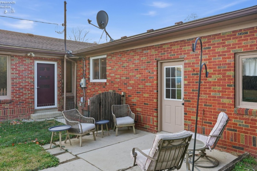 100 Ohio Avenue, Tiffin, 44883, 3 Bedrooms Bedrooms, ,2 BathroomsBathrooms,Residential,For Sale,Ohio,20254572