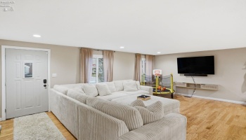 100 Ohio Avenue, Tiffin, 44883, 3 Bedrooms Bedrooms, ,2 BathroomsBathrooms,Residential,For Sale,Ohio,20254572 100 Ohio Avenue, Tiffin, 44883, 3 Bedrooms Bedrooms, ,2 BathroomsBathrooms,Residential,For Sale,Ohio,20254572