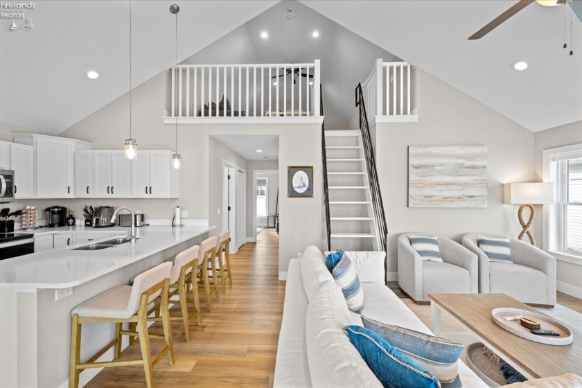 545 Lakeshore Drive, Port Clinton, 43452, 3 Bedrooms Bedrooms, ,2 BathroomsBathrooms,Residential,For Sale,Lakeshore,20253716