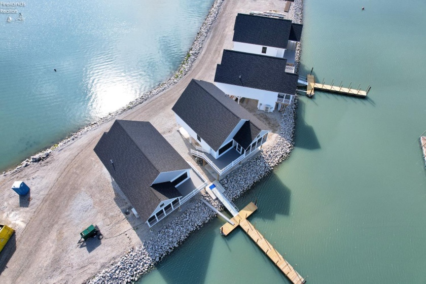 545 Lakeshore Drive, Port Clinton, 43452, 3 Bedrooms Bedrooms, ,2 BathroomsBathrooms,Residential,For Sale,Lakeshore,20253716