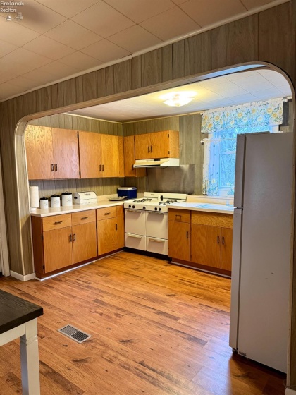 22 Fir St, New London, 44851, 3 Bedrooms Bedrooms, ,1 BathroomBathrooms,Residential,For Sale,Fir St,20254598