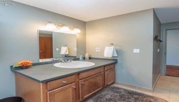 401 Shoreline Drive, Sandusky, 44870, 1 Bedroom Bedrooms, ,1 BathroomBathrooms,Residential,For Sale,Shoreline,20254631