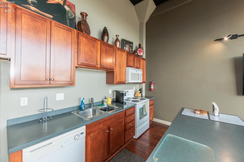 401 Shoreline Drive, Sandusky, 44870, 1 Bedroom Bedrooms, ,1 BathroomBathrooms,Residential,For Sale,Shoreline,20254631