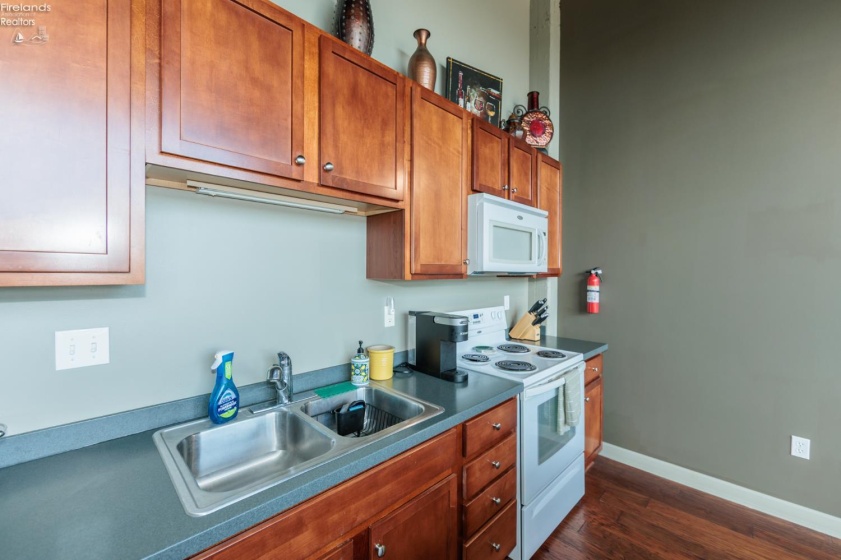 401 Shoreline Drive, Sandusky, 44870, 1 Bedroom Bedrooms, ,1 BathroomBathrooms,Residential,For Sale,Shoreline,20254631