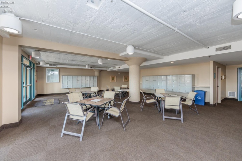 401 Shoreline Drive, Sandusky, 44870, 1 Bedroom Bedrooms, ,1 BathroomBathrooms,Residential,For Sale,Shoreline,20254631