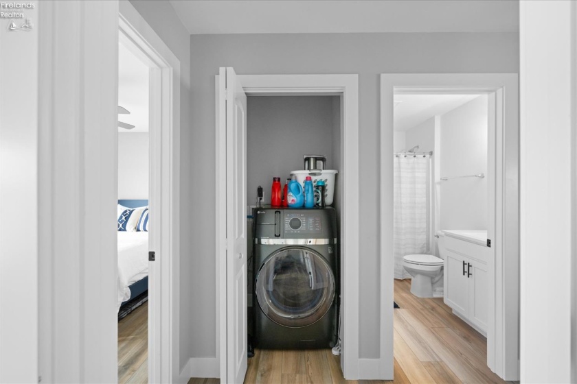 545 Lakeshore Drive, Port Clinton, 43452, 3 Bedrooms Bedrooms, ,2 BathroomsBathrooms,Residential,For Sale,Lakeshore,20254632