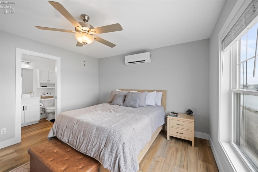 545 Lakeshore Drive, Port Clinton, 43452, 3 Bedrooms Bedrooms, ,2 BathroomsBathrooms,Residential,For Sale,Lakeshore,20254632