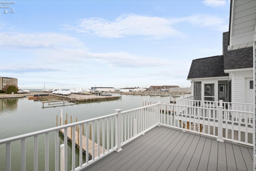 545 Lakeshore Drive, Port Clinton, 43452, 3 Bedrooms Bedrooms, ,2 BathroomsBathrooms,Residential,For Sale,Lakeshore,20254632