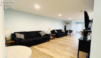 1661 Windward, Port Clinton, 43452, 1 Bedroom Bedrooms, ,1 BathroomBathrooms,Residential,For Sale,Windward,20254594