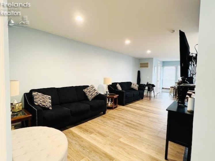 1661 Windward, Port Clinton, 43452, 1 Bedroom Bedrooms, ,1 BathroomBathrooms,Residential,For Sale,Windward,20254594