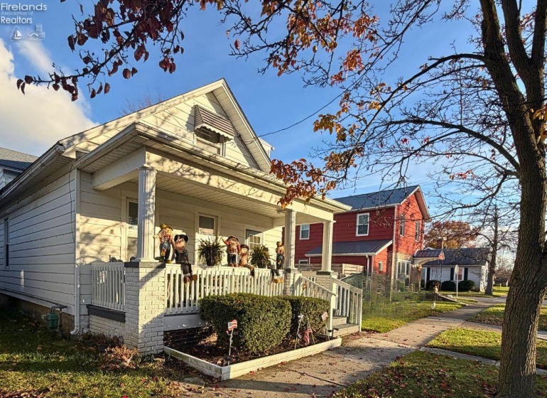 1330 Clinton Street, Sandusky, 44870, 4 Bedrooms Bedrooms, ,3 BathroomsBathrooms,Residential,For Sale,Clinton,20254626