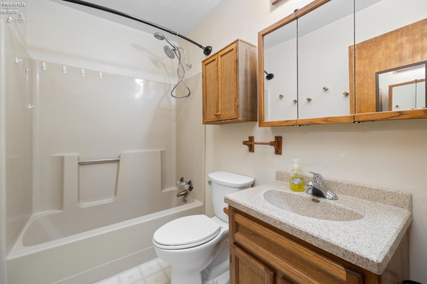 2156 Oldgate Road, Sandusky, 44870, 4 Bedrooms Bedrooms, ,2 BathroomsBathrooms,Residential,For Sale,Oldgate,20254520