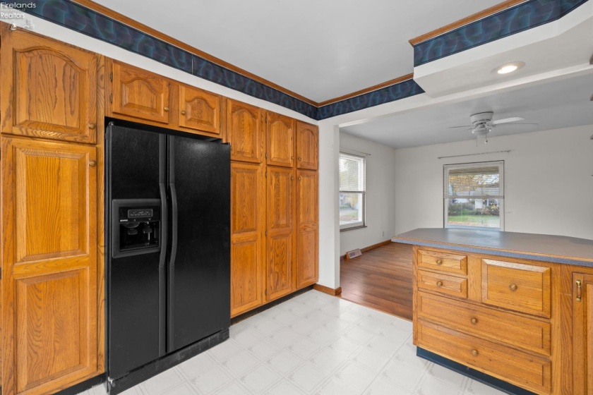 2156 Oldgate Road, Sandusky, 44870, 4 Bedrooms Bedrooms, ,2 BathroomsBathrooms,Residential,For Sale,Oldgate,20254520