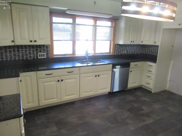 710 Ash Street, Willard, 44890, 5 Bedrooms Bedrooms, ,3 BathroomsBathrooms,Residential,For Sale,Ash,20254260