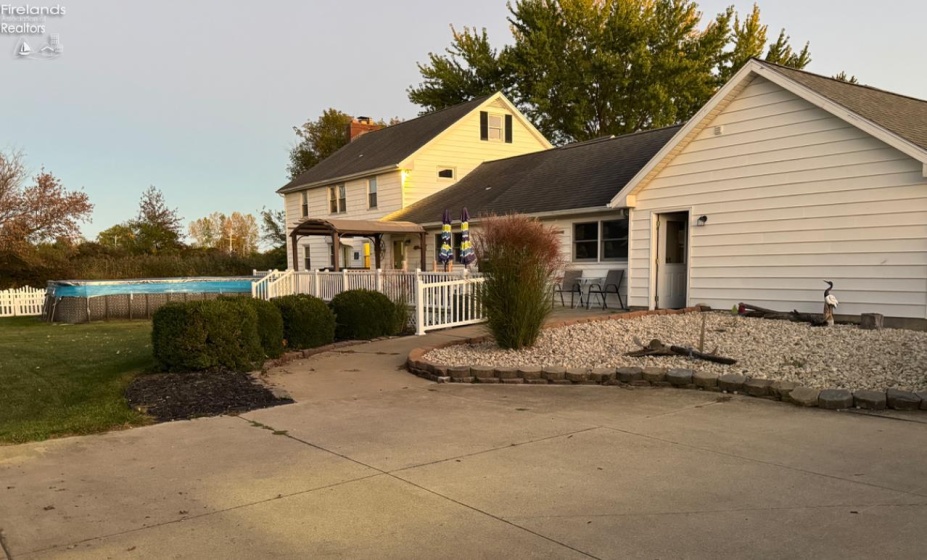 5677 Bayshore Road, Marblehead, 43440, 6 Bedrooms Bedrooms, ,4 BathroomsBathrooms,Residential,For Sale,Bayshore,20254165